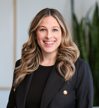 Portrait photo of Jenna Canty