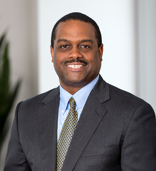 A bio image of Elliot Fullen