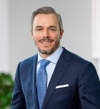 A bio image of Jon Williams